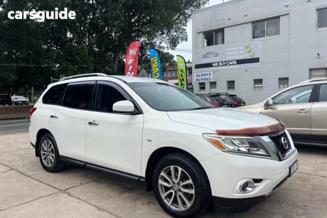 White 2014 Nissan Pathfinder Wagon St (4X2)