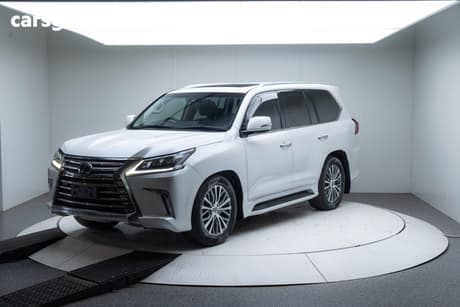 White 2020 Lexus LX570 Wagon