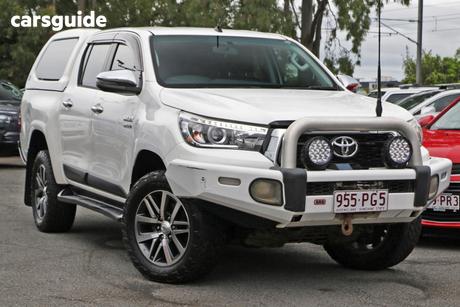 White 2018 Toyota Hilux Double Cab Pick Up Sr5 (4X4)