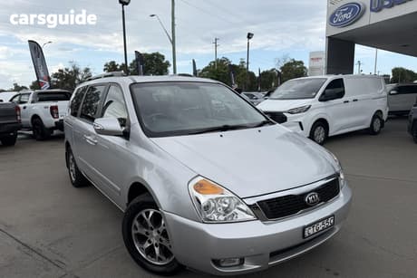 Silver 2014 Kia Grand Carnival Wagon Platinum