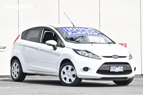 White 2011 Ford Fiesta Hatchback Cl