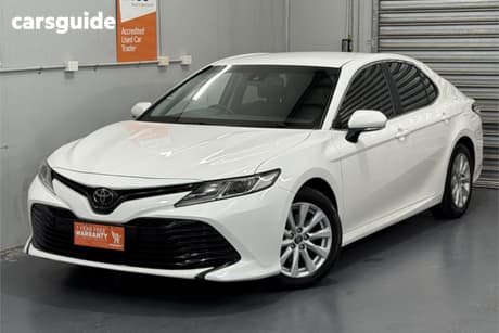 White 2018 Toyota Camry Sedan Ascent