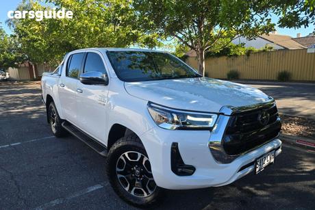 White 2023 Toyota Hilux Double Cab Pick Up Sr5 + Premium Interior (4X4)