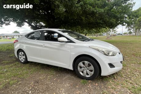 White 2013 Hyundai Elantra Sedan Active