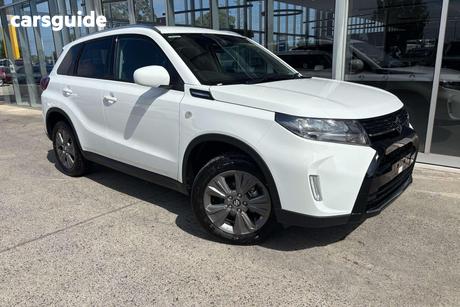 White 2025 Suzuki Vitara Wagon Turbo