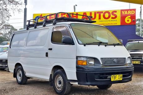 White 2002 Toyota HiAce Long Van (Lpg)