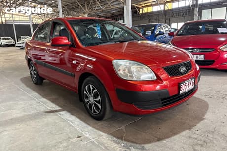 Red 2008 Kia RIO Sedan Ex