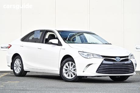 White 2015 Toyota Camry Sedan Altise Hybrid