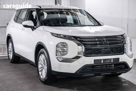 White 2024 Mitsubishi Outlander Wagon Es 5 Seat (2Wd)
