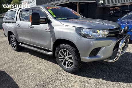 Silver 2017 Toyota Hilux Dual Cab Utility Sr (4X4)