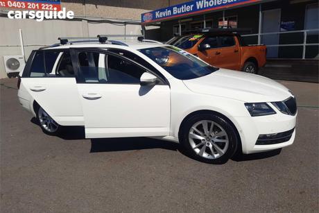White 2018 Skoda Octavia Wagon 110 Tsi