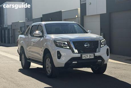 White 2025 Nissan Navara Dual Cab Pick-up St (4X4)