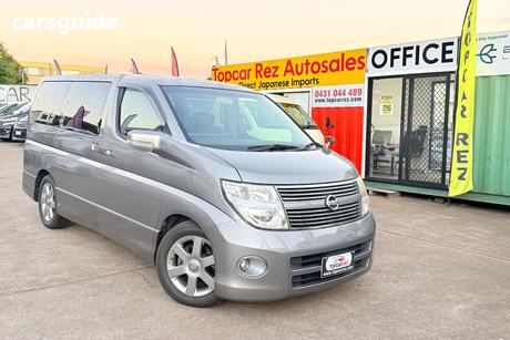 Silver 2009 Nissan Elgrand Wagon