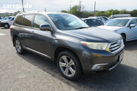 Silver 2011 Toyota Kluger SUV KX-S