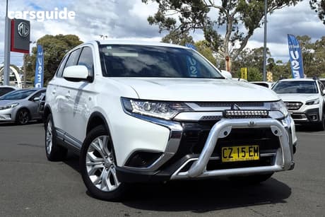White 2020 Mitsubishi Outlander Wagon Es 5 Seat (Awd)