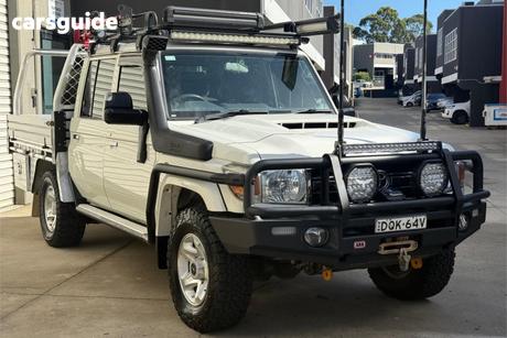 White 2017 Toyota Landcruiser Double Cab Chassis Gxl (4X4)
