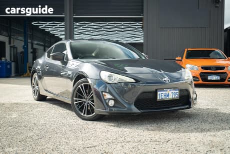 Grey 2013 Toyota 86 Coupe Gt
