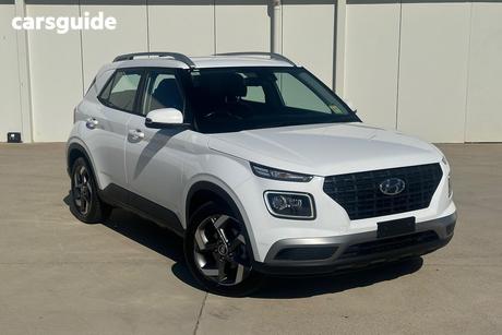 White 2022 Hyundai Venue Wagon Active