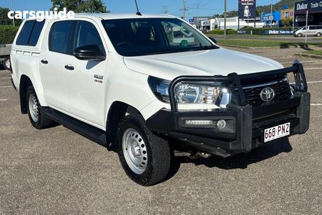 White 2018 Toyota Hilux Double Cab Pick Up Sr (4X4)