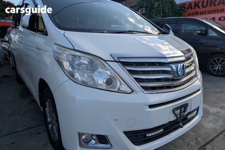 White 2014 Toyota Alphard Wagon