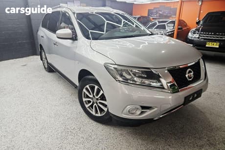 Silver 2015 Nissan Pathfinder Wagon St (4X2)
