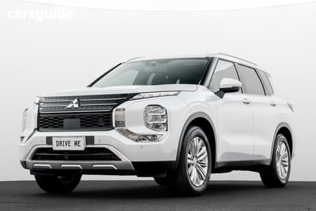 White 2025 Mitsubishi Outlander Wagon Ls 7 Seat (2Wd)