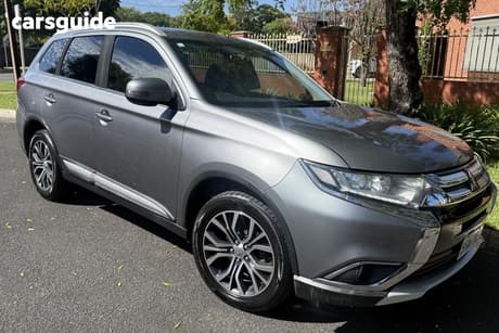 Green 2015 Mitsubishi Outlander Wagon Ls (4X4)