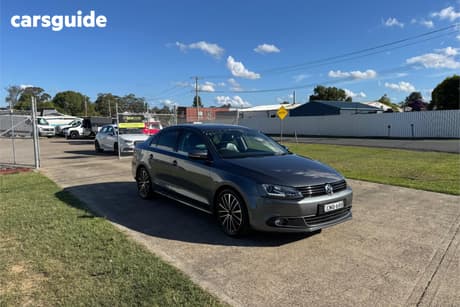 Grey 2012 Volkswagen Jetta Sedan 147 Tsi Highline