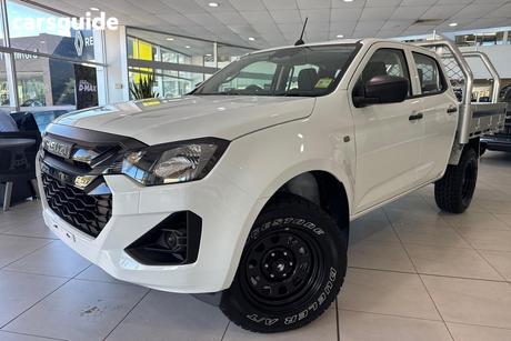 White 2026 Isuzu D-MAX Crew Cab Chassis Sx (4X4)
