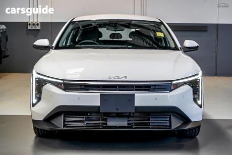White 2025 Kia K4 Hatchback S