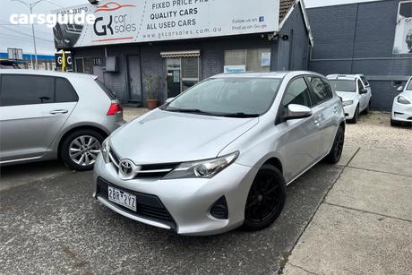 Silver 2015 Toyota Corolla Sedan Ascent