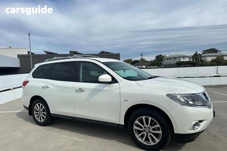 White 2016 Nissan Pathfinder Wagon St (4X2)