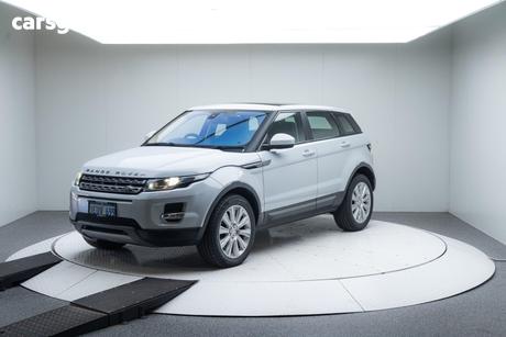 White 2015 Land Rover Range Rover Evoque SUV TD4 PURE 4X4