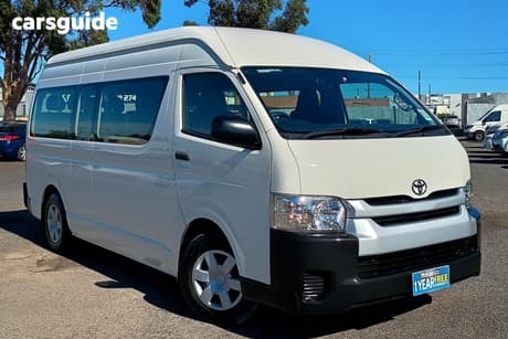 White 2005 Toyota HiAce Bus Commuter