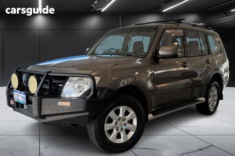 Brown 2013 Mitsubishi Pajero Wagon Glx-R Lwb (4X4)