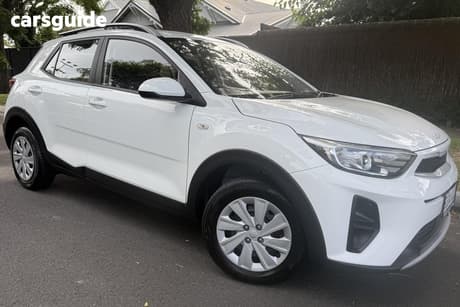 White 2022 Kia Stonic Wagon S