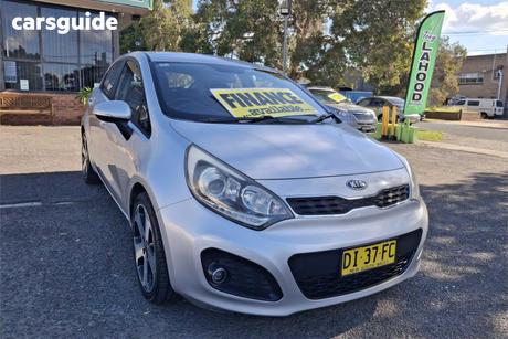 Silver 2011 Kia RIO Hatchback Sli