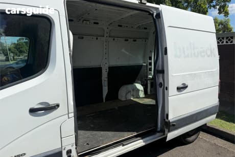 White 2013 Renault Master Van Mwb