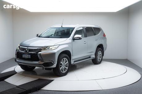 Silver 2018 Mitsubishi Pajero Sport Wagon Glx (4X4) 5 Seat