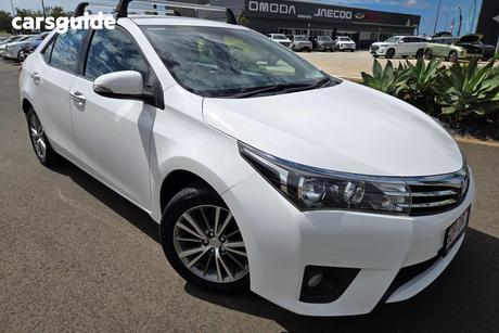 White 2016 Toyota Corolla Hatchback Sx