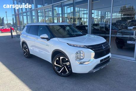 White 2025 Mitsubishi Outlander Wagon Ls 7 Seat (2Wd)