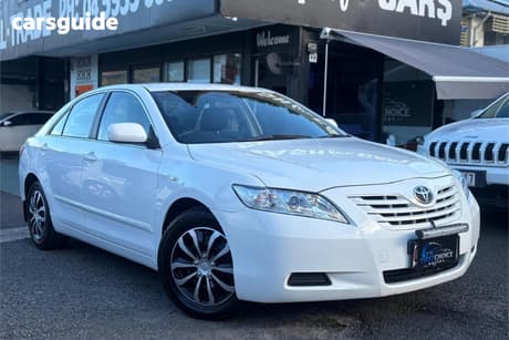 White 2007 Toyota Camry Sedan Altise
