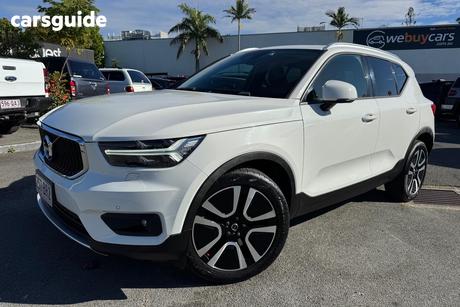 White 2020 Volvo XC40 Wagon T4 Momentum (Fwd)