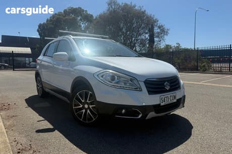 White 2013 Suzuki S-Cross Wagon Glx (4X2)