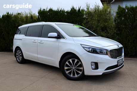 White 2017 Kia Carnival Wagon Sli