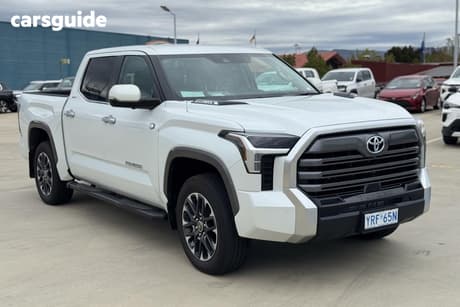 White 2023 Toyota Tundra Dual Cab Pick-up Limited