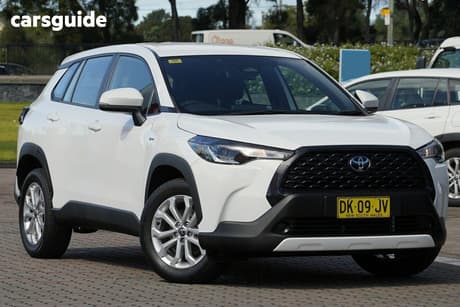 White 2024 Toyota Corolla Cross Wagon Gx 2Wd Hybrid