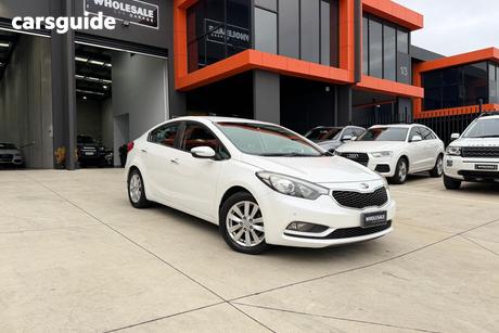 White 2013 Kia Cerato Sedan Si