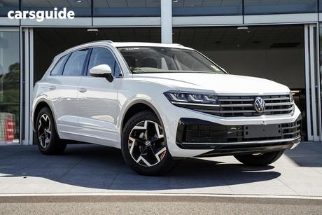 White 2025 Volkswagen Touareg Wagon 170Tdi