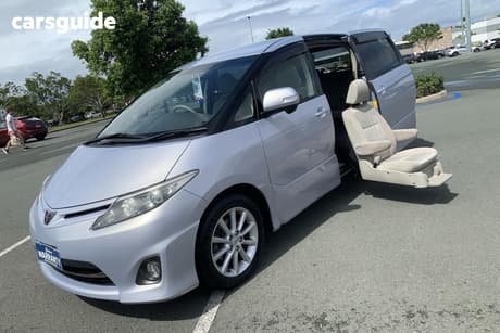 Silver 2009 Toyota Estima SUV AERAS